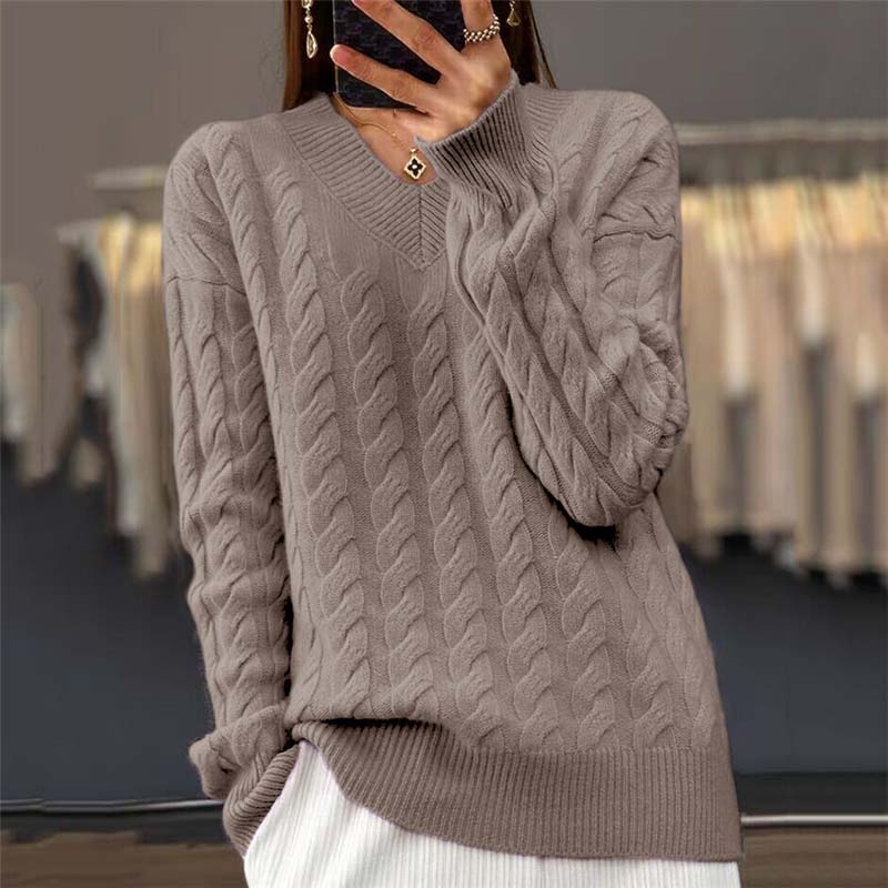 Grace | Klassischer Zopfmuster-Strickpullover